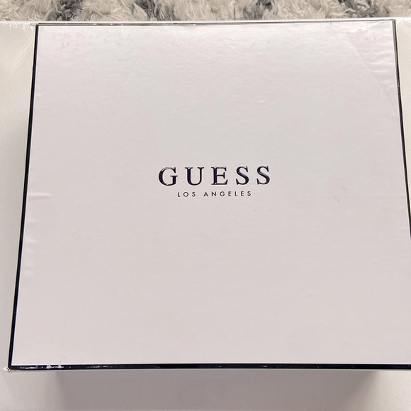 Gorgeous, Guess bright pink satin platform  heels. - Picture 2 of 6